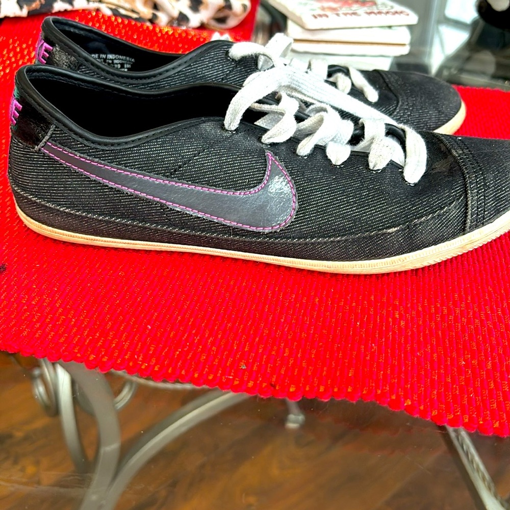 Women’s nike sneakers